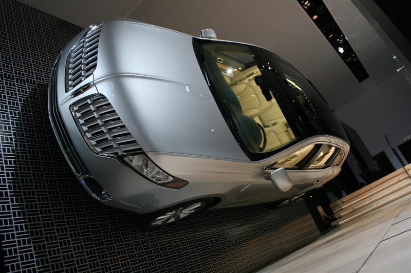 Illustration for article titled 2010 Lincoln MKT: Crossover For The Super-Segmented Masses